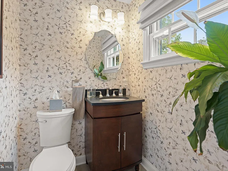 6709 Pemberton St — Photo 21