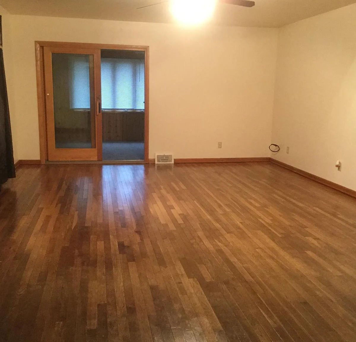 3 bed, 1.5 bath, 1100 sqft, $1,800 — Photo 3