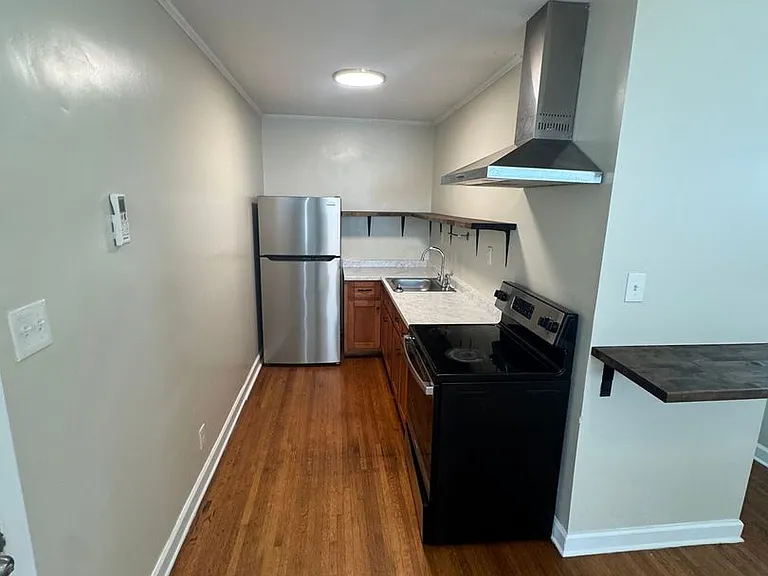 3476 Spottswood Ave — Photo 3