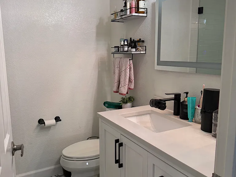 4455 E Paradise Village Pkwy S #1040 — Photo 8