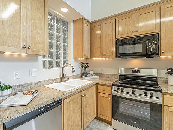3rd image of 800 N 8th St Unit 313