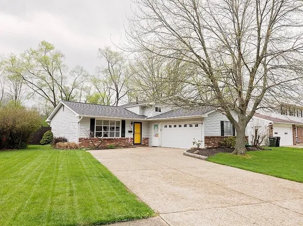 110 Edgefield Dr, Elyria, OH 44035