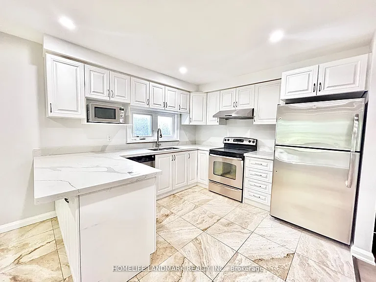 18 Summerfeldt Cres — Photo 9