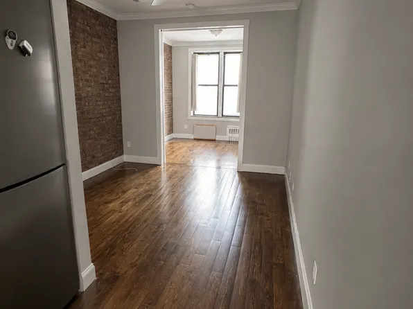 209 East 25th Street image 1 of 5