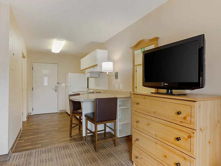 Studio Suite - 1 Queen Bed