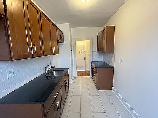 3rd image of 41-44 44th St #F