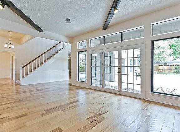 4th image of 3001 Laguna Dr