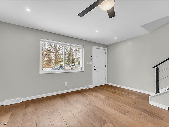 5th image of 797 Babbitt Rd APT 15