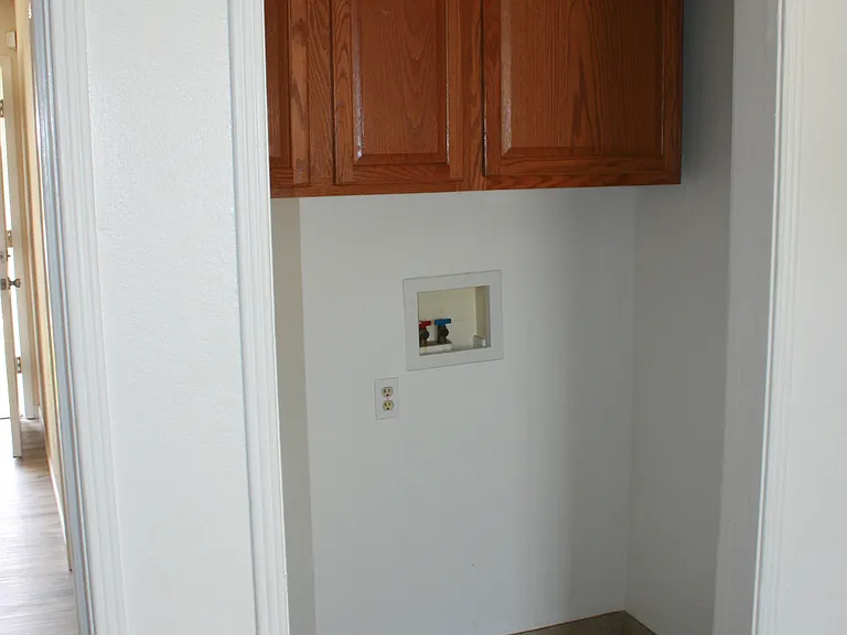 1460 Oxford Way — Photo 48