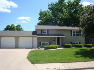 127 Sunset Dr, Lexington, NE 68850