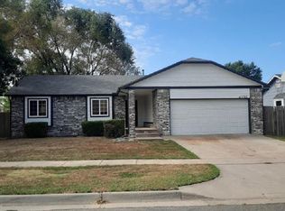 11703 W Hickory Ln, Wichita, KS 67212