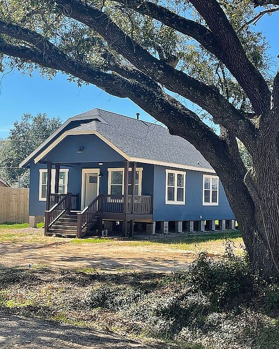 1st image of 917 Shetland St