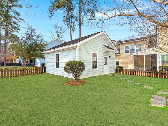 3rd image of 102 Green Grass Rd