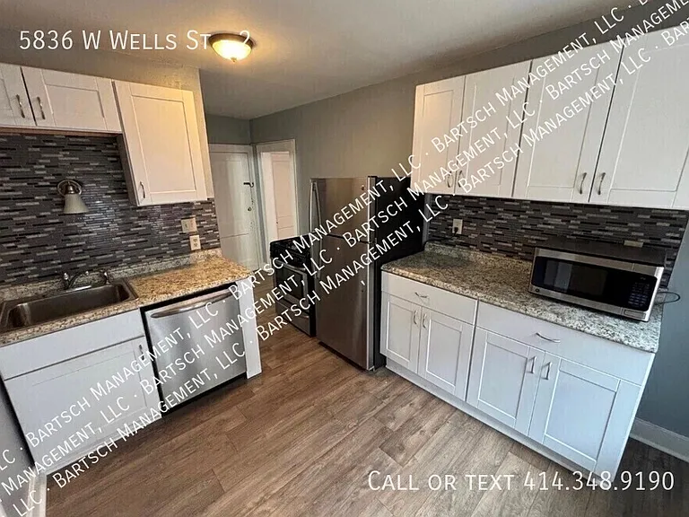5836 W Wells St #2 — Photo 5