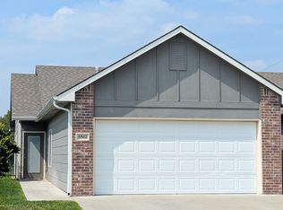 5502 N Edwards Cir, Wichita, KS 67204