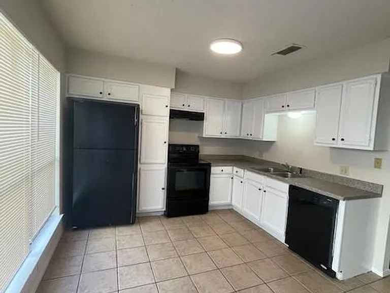 2108 Ramada Dr — Photo 2