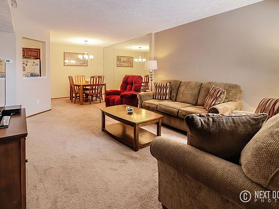 3rd image of 61118 Greenwood Dr #1