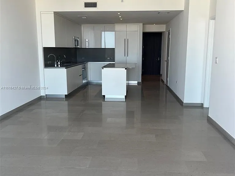 88 SW 7th St #2908 — Photo 9