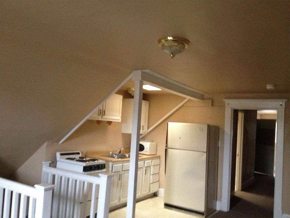 2nd image of 611 14th St #3