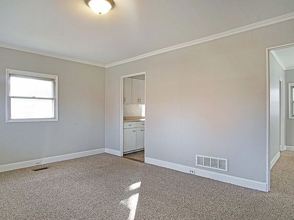2nd image of 3102 S Michigan St