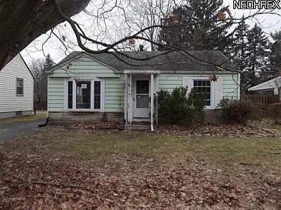 68 Rosemont Ave photo 1
