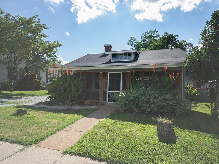410 S Houston St — Photo 3