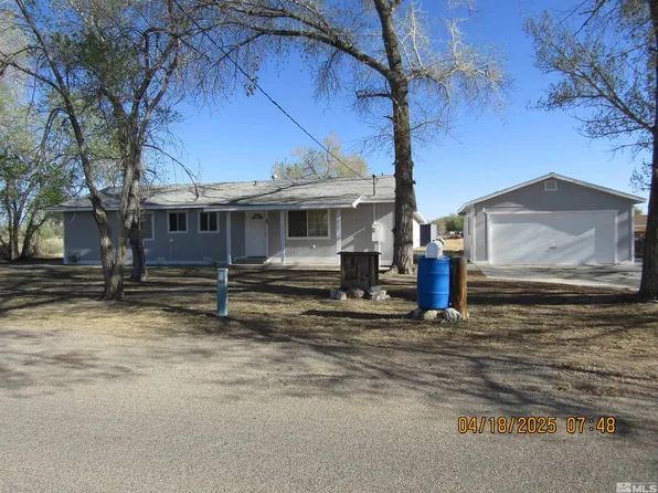 20 Cherry Ln, Yerington, NV 89447