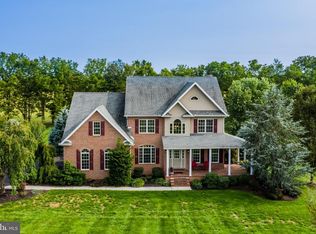 7 Linden Dr E, Carlisle, PA 17015