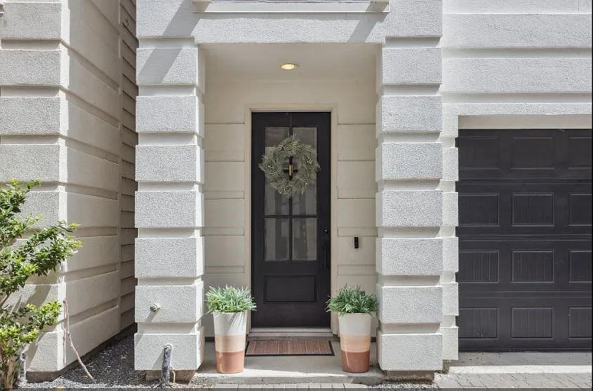 Building Photo - 5729 Larkin St #D