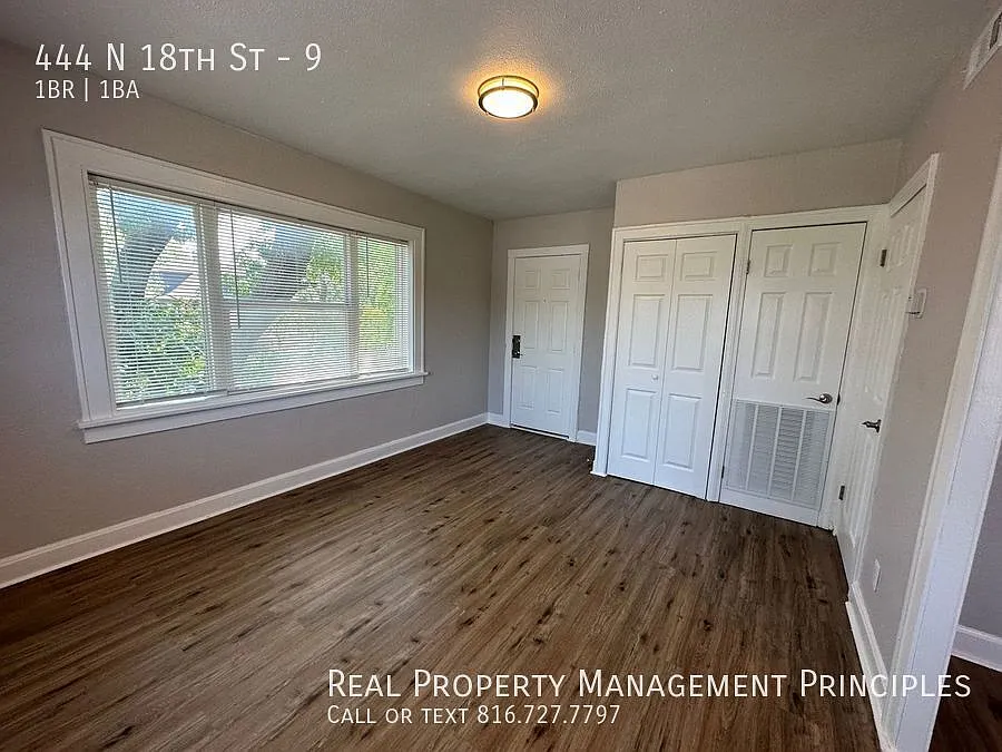 Pet Friendly - 1 bedroom 1 Bath 3rd Floor Apartment! Deposit Free Living Available via Obligo! Se... — Photo 2