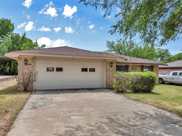 309 Jagoe St, Krum, TX 76249