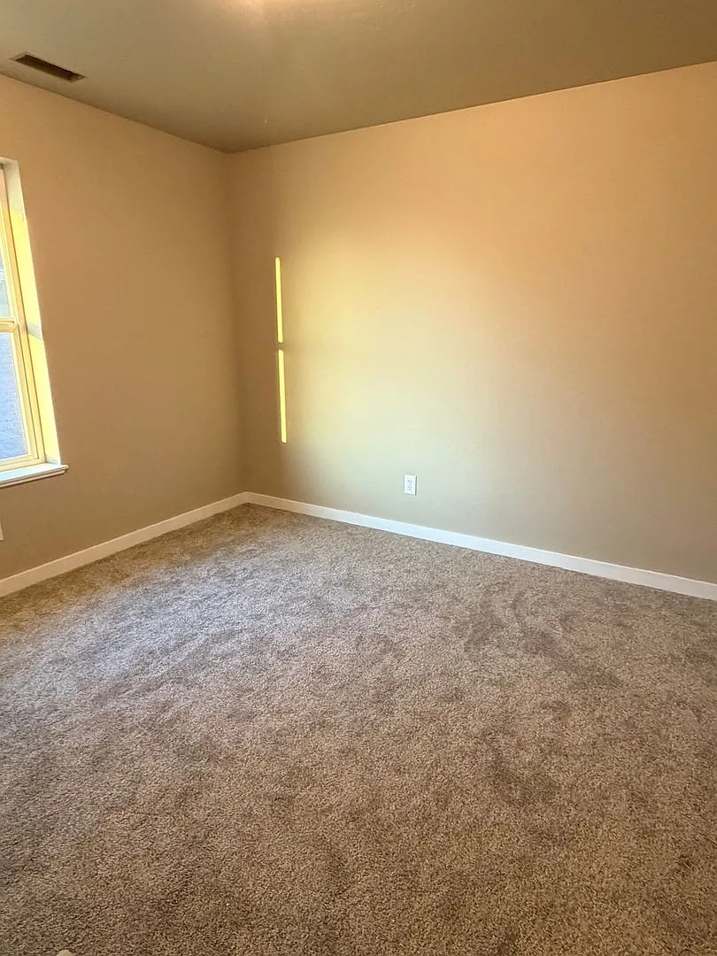 Beautiful uniquely designed home ready for new tenants! — Photo 4
