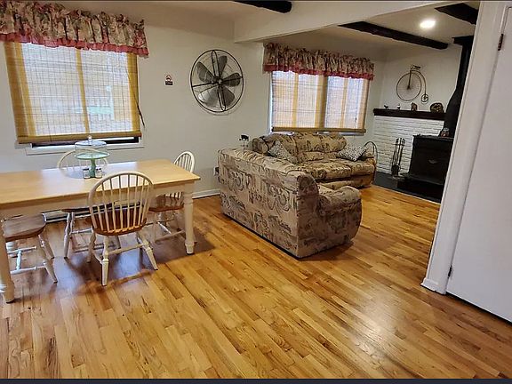 5th image of 3361 Woodland Dr