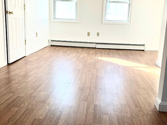 5th image of 13 Crane St #B