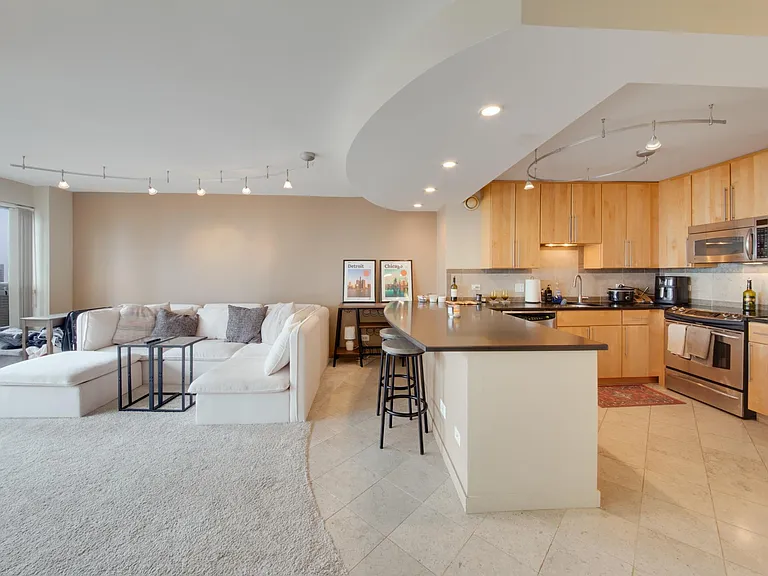 30 E Huron St #5401 — Photo 4