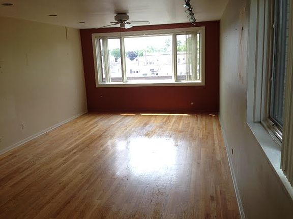 4th image of 5915 W Gunnison St
