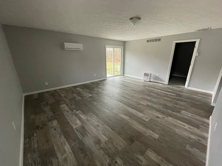 928 Crique Side Dr #1 — Photo 6