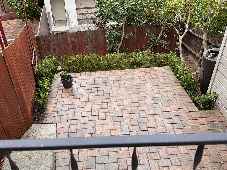 2068 Paramount Dr — Photo 18