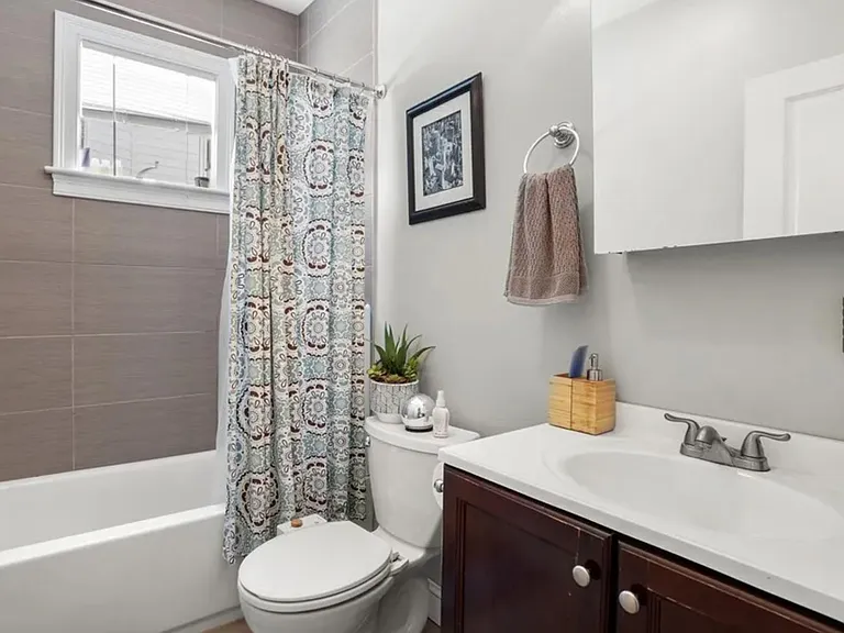 47 Beech Glen St — Photo 8