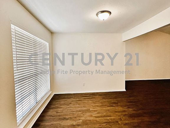 2nd image of 424 Matterhorn St