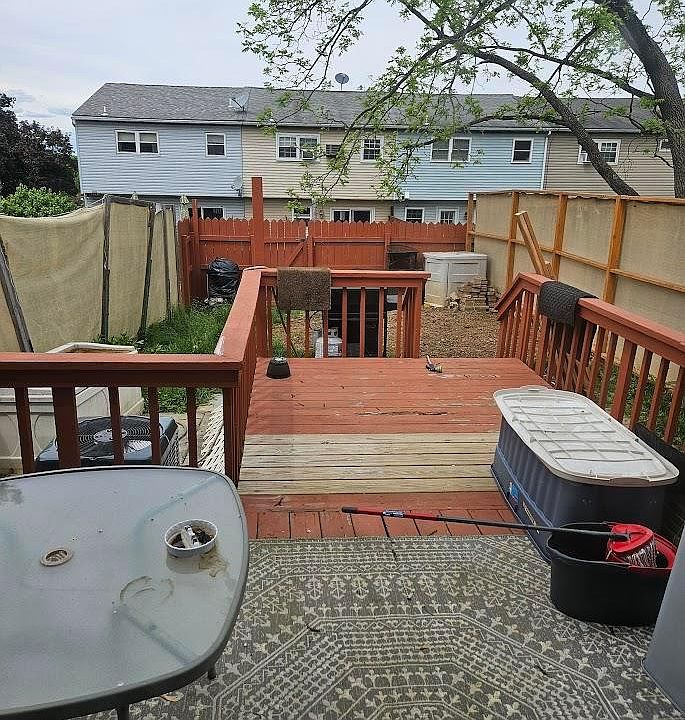 2nd image of 5669 Wedge Ln