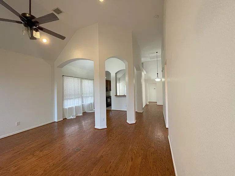 3812 Fairfax Dr — Photo 7