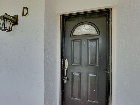 3rd image of 5 Stratford Dr Unit 5D