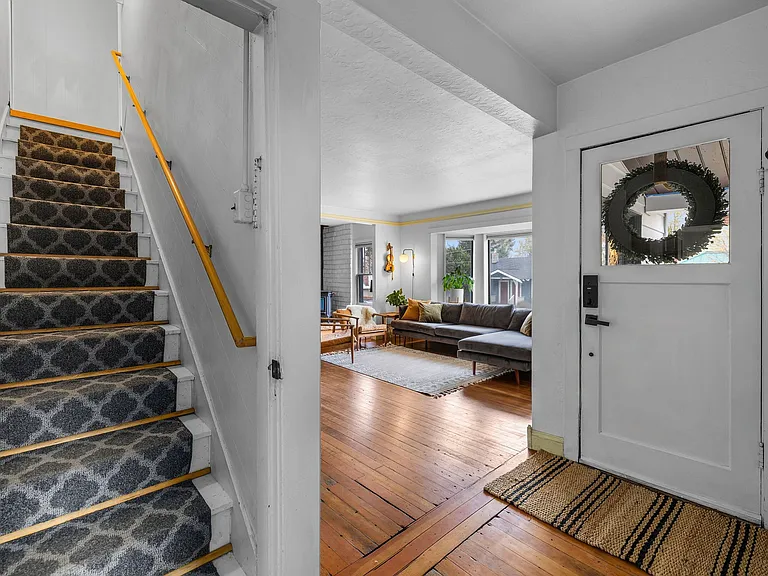 145 NW Jefferson Pl — Photo 22