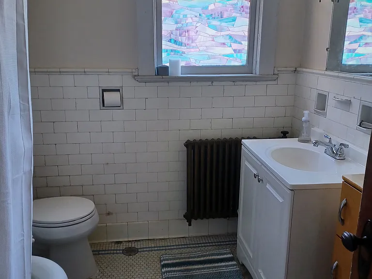 96 Manning Blvd #2 — Photo 8