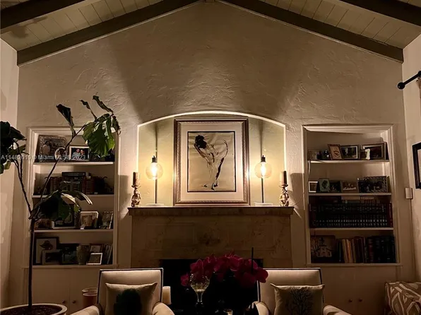 28 SW 26th Rd, Miami, FL 33129