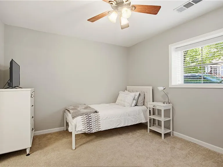 655 Mead St SE #11 — Photo 23