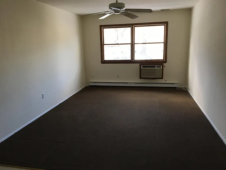 17 Kiel Ave — Photo 11