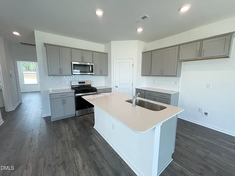 7424 Bourbon Briar Dr — Photo 4