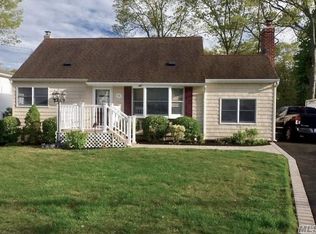 414 Shelter Rd, Ronkonkoma, NY 11779